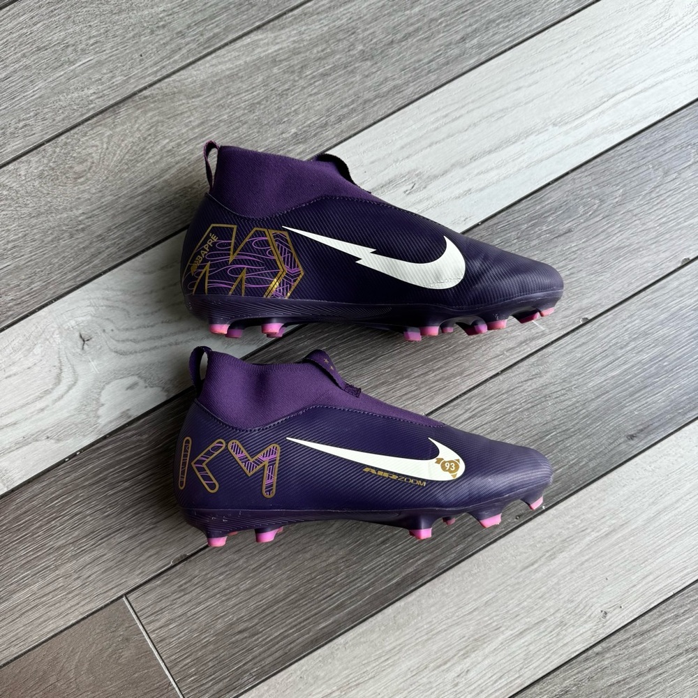 Nike Soccer Cleats | Size: 5Y | Regular Condition - Picture 3 of 9